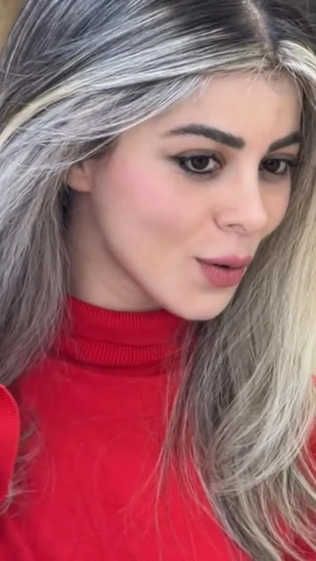 ✨ Hailey Balayage Vibes ✨Cooler Farbverlauf mit Olaplex für extra Glanz und Pflege! ✨Dazu der lange Butterfly Cut, der jedes Haar zum Tanzen bringt 🦋Fühl dich selbstbewusst, fühl dich strahlend!#HaileyBalayage #ButterflyCut #Olaplex #HairTransformation #GlänzendesHaar InstaHair TrendFrisur HairInspo FYP